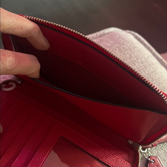 COACH Signature Medium Wallet-NEW W/OUT TAGS-6 X 4” - Picture 5 of 9